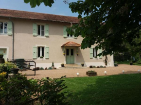  Domaine Serrot  Сент-Еликс-Тё